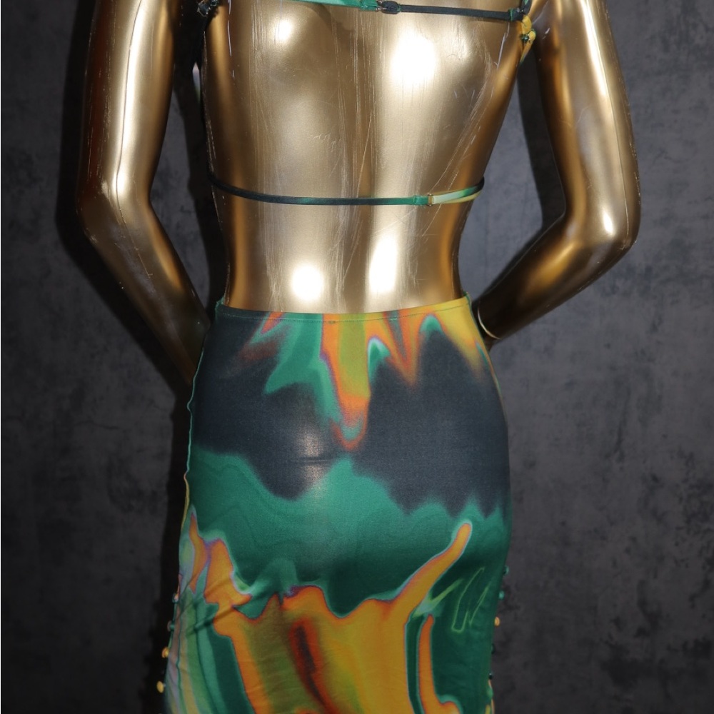 Vibrant Green and Black Mini Dress - Picture 5 of 6